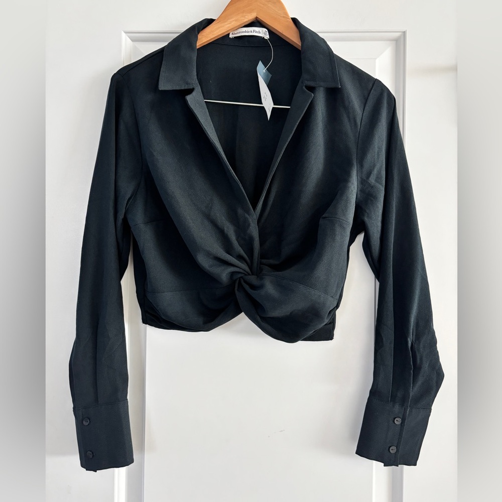NWT Abercrombie & Fitch Women's Cropped Twist Front Collar Top